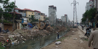 canal in hanoi, vietnam (2009)